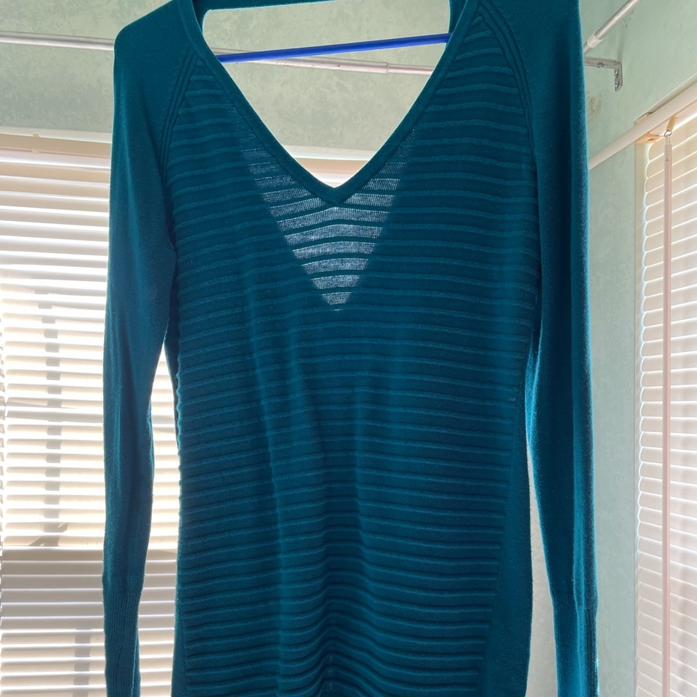 Teal size small workout sweater by Calia